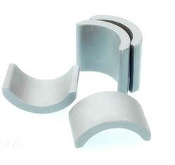 качество  SrO 6Fe2O3 Ferrite Arc Magnet Electric For 750 550 Electric Tool фабрика