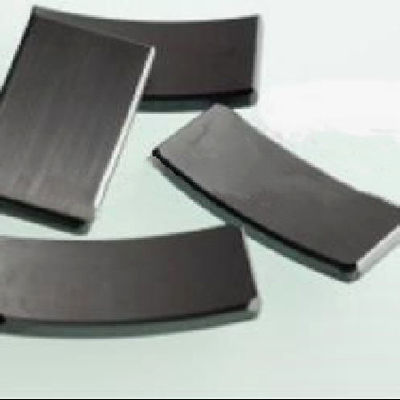 Высокотемпературный ферритовый магнит для промышленных машин