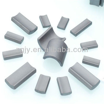 Высокотемпературный ферритовый магнит с высокой остаточной намагниченностью